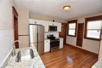 131 Melrose Ave S in Utica, NY - Building Photo - Building Photo