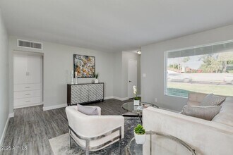5716 N 12th St in Phoenix, AZ - Foto de edificio - Building Photo