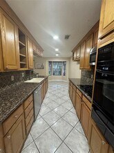 10110 Kirkdale Dr in Houston, TX - Foto de edificio - Building Photo