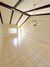 7205 W Sunrise Blvd in Plantation, FL - Building Photo - Building Photo