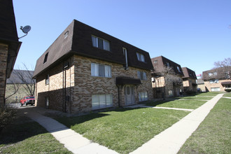 10007 Linda Ln in Des Plaines, IL - Building Photo - Building Photo