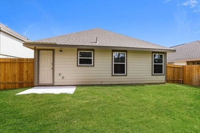 222 Blue Crane St in Huntsville, TX - Building Photo - Building Photo