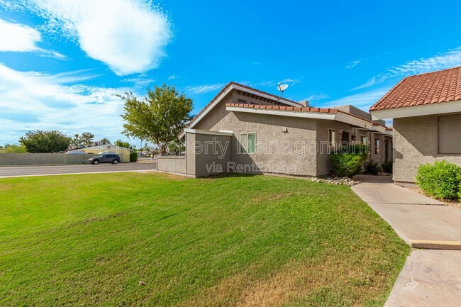 property at 405 E Linda Ln