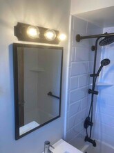 8027 S Exchange Ave, Unit Third Floor Rear in Chicago, IL - Building Photo - Building Photo