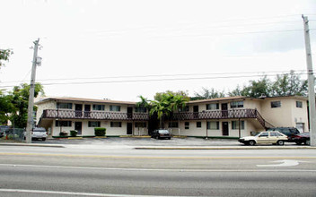 12101 Griffing Blvd in North Miami, FL - Building Photo - Building Photo