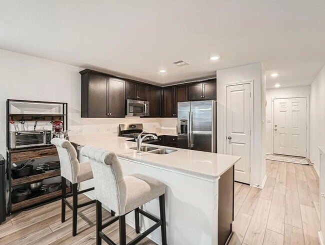 13517 Knights Br Dr in Elgin, TX - Building Photo - Building Photo