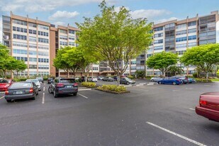 1100 St Charles Pl in Pembroke Pines, FL - Building Photo