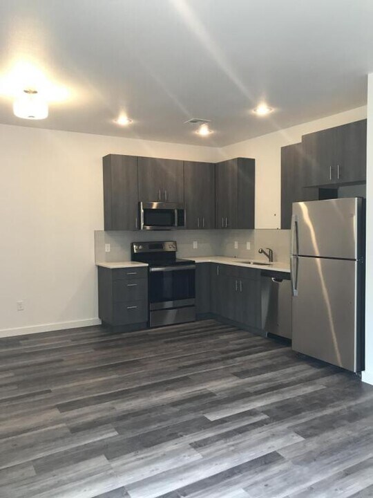 626 N College St Photo