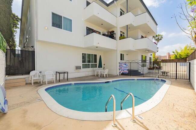 Martel Royale in Los Angeles, CA - Foto de edificio - Building Photo