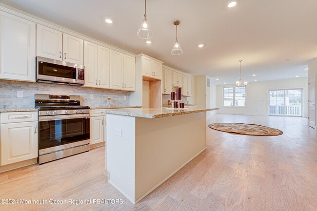 8 Raritan Ave in Keyport, NJ - Building Photo - Building Photo