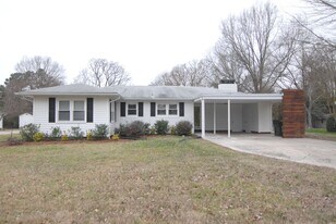 514 Oakland Dr in Burlington, NC - Building Photo