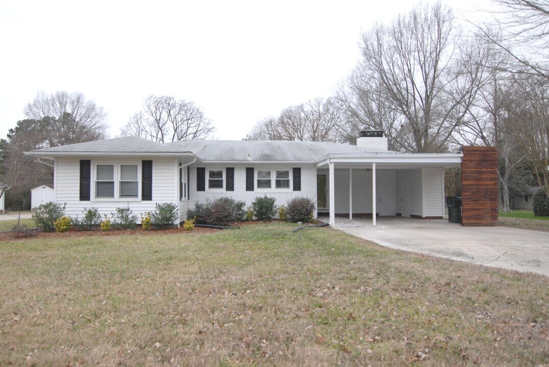514 Oakland Dr in Burlington, NC - Building Photo