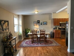 49 E Butler Ave, Unit 3B in Ambler, PA - Foto de edificio - Building Photo