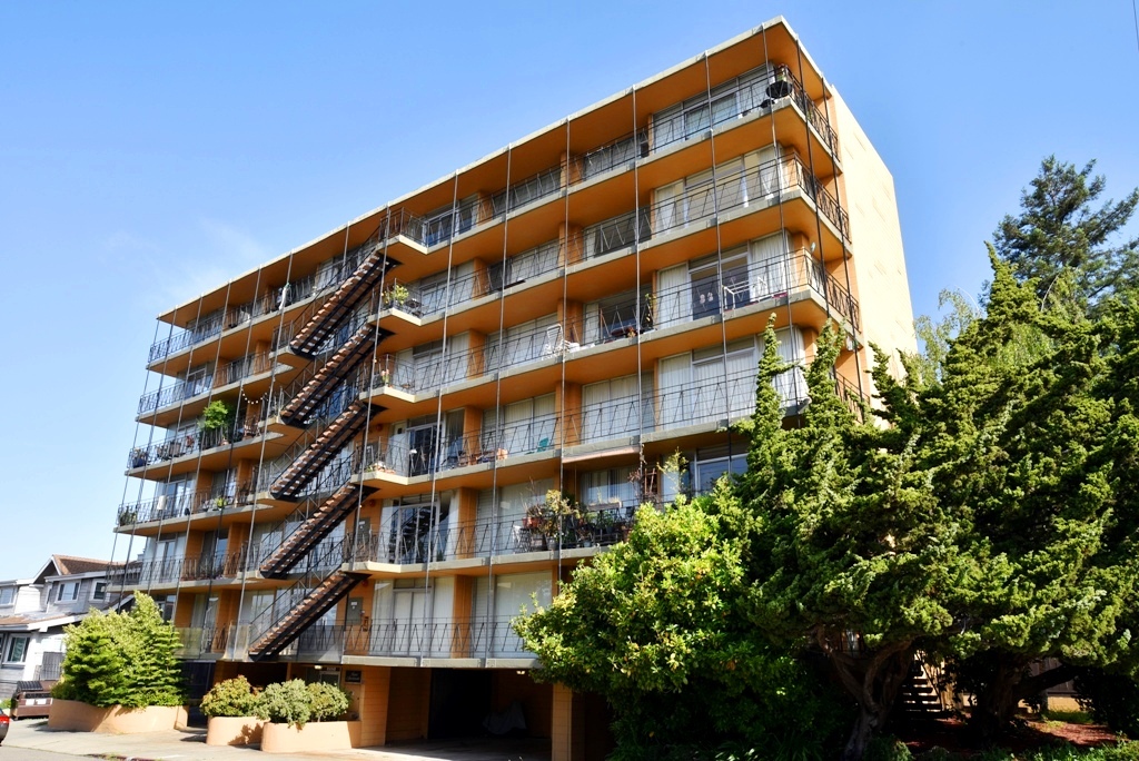 Rumi Apartments in Berkeley, CA - Foto de edificio