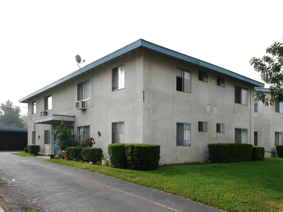 9261 Wheeler Ct in Fontana, CA - Building Photo