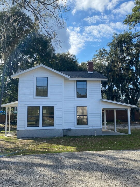 43 Mimosa St in Richmond Hill, GA - Foto de edificio