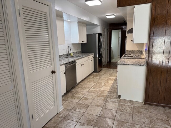 property at 7909 Habersham Ln