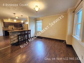 8 Riverside Ct in Blawnox, PA - Building Photo - Building Photo