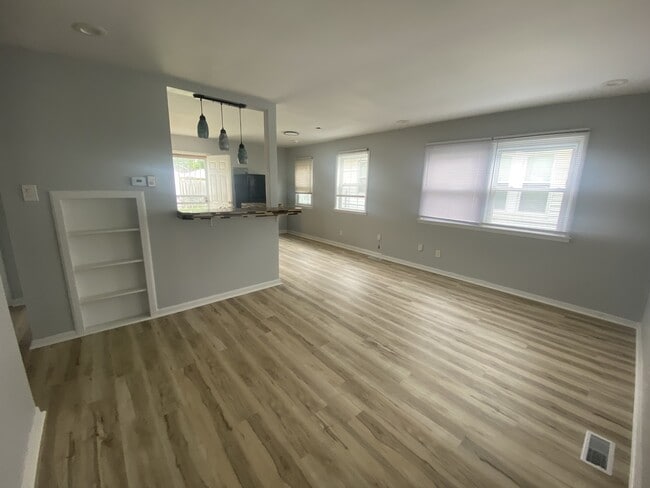 841 S Addison St in Indianapolis, IN - Building Photo - Building Photo