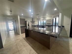 2208 Plaza Del Puerto in Las Vegas, NV - Building Photo - Building Photo
