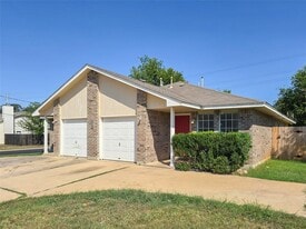 300 Tamara Dr in Georgetown, TX - Building Photo