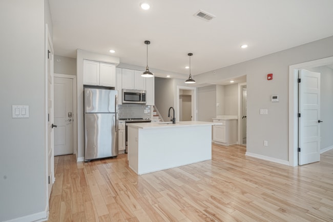 1710 Cambridge St, Unit 8 in Philadelphia, PA - Building Photo - Building Photo