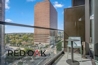 6401 Wilshire Blvd in Los Angeles, CA - Building Photo - Building Photo