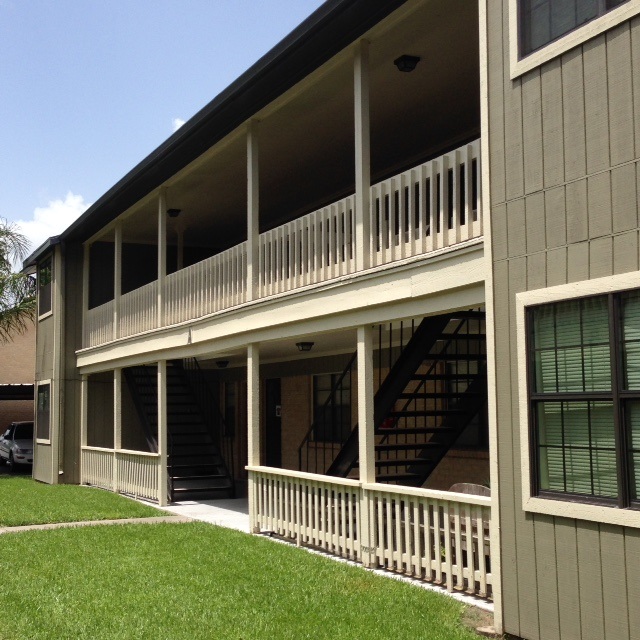 Madrid Apartments in Harlingen, TX - Foto de edificio - Building Photo