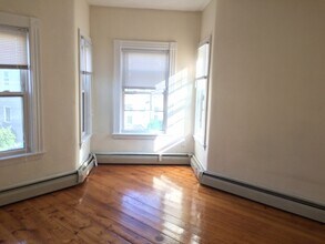 76 Hano St-Unit -76 in Boston, MA - Building Photo - Building Photo