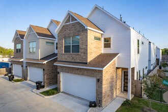 Donovan Homes in Houston, TX - Building Photo - Building Photo
