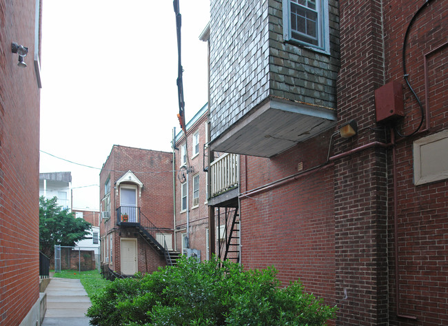 818 N West St in Wilmington, DE - Foto de edificio - Building Photo