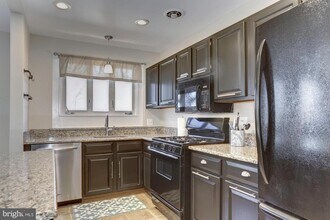 10501 Montrose Ave in Bethesda, MD - Building Photo - Building Photo