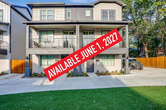 property at 2833 Forest Park Blvd