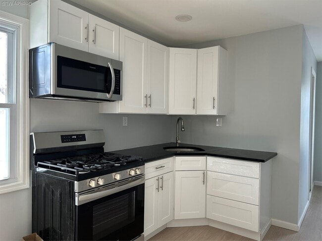 14 Spooner St in Floral Park, NY - Building Photo - Building Photo