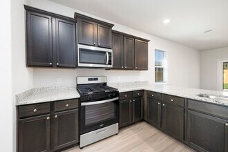 15415 Maple Ter Dr in Conroe, TX - Building Photo - Building Photo