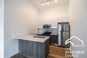 2700 W North Ave, Unit 202 in Chicago, IL - Building Photo - Building Photo