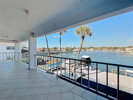 3717 46th Ave S, Unit 11 in St. Petersburg, FL - Building Photo