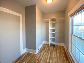 181 Main St, Unit 2 in Athol, MA - Foto de edificio - Building Photo