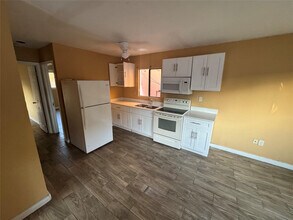 2131 Lincoln St in Hollywood, FL - Building Photo - Building Photo