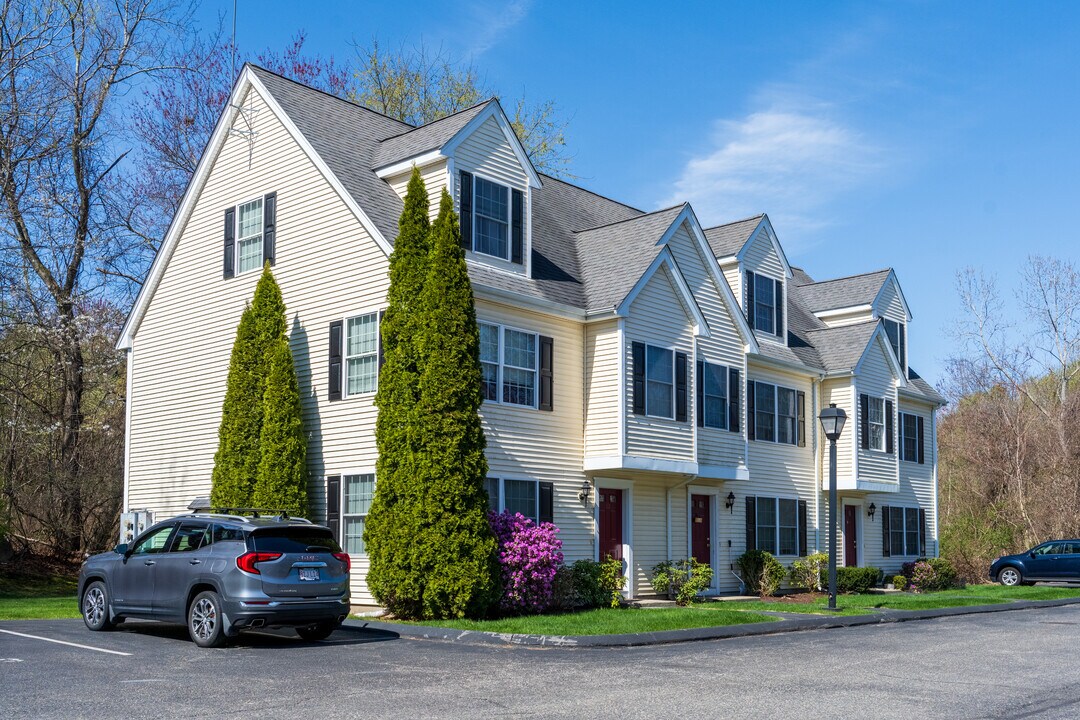 6 Messenger St in Plainville, MA - Building Photo