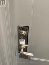 30 Elm Dr W in Mississauga, ON - Building Photo - Building Photo