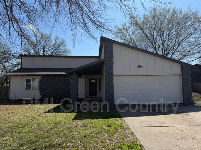 801 W Vicksburg St in Broken Arrow, OK - Building Photo - Building Photo