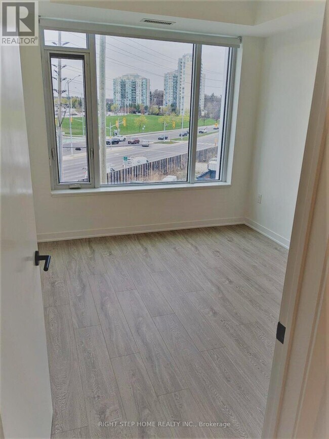 2495-2495 Eglinton Ave W in Mississauga, ON - Building Photo - Building Photo