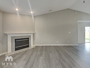 5126 Sandy Forge Dr in Indianapolis, IN - Foto de edificio - Building Photo