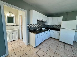2 Raymond Ave, Unit 3B in Poughkeepsie, NY - Building Photo - Building Photo