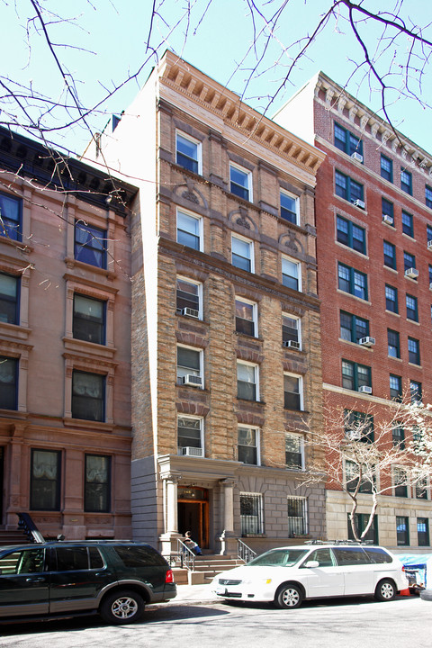 146 W 82nd St in New York, NY - Building Photo