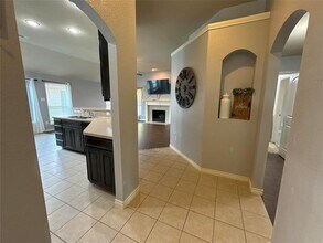 221 Spring Hollow Dr in Saginaw, TX - Building Photo - Building Photo
