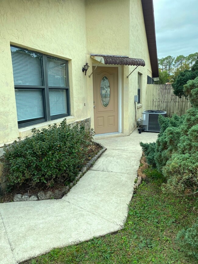 property at 4 Prosperity Ln