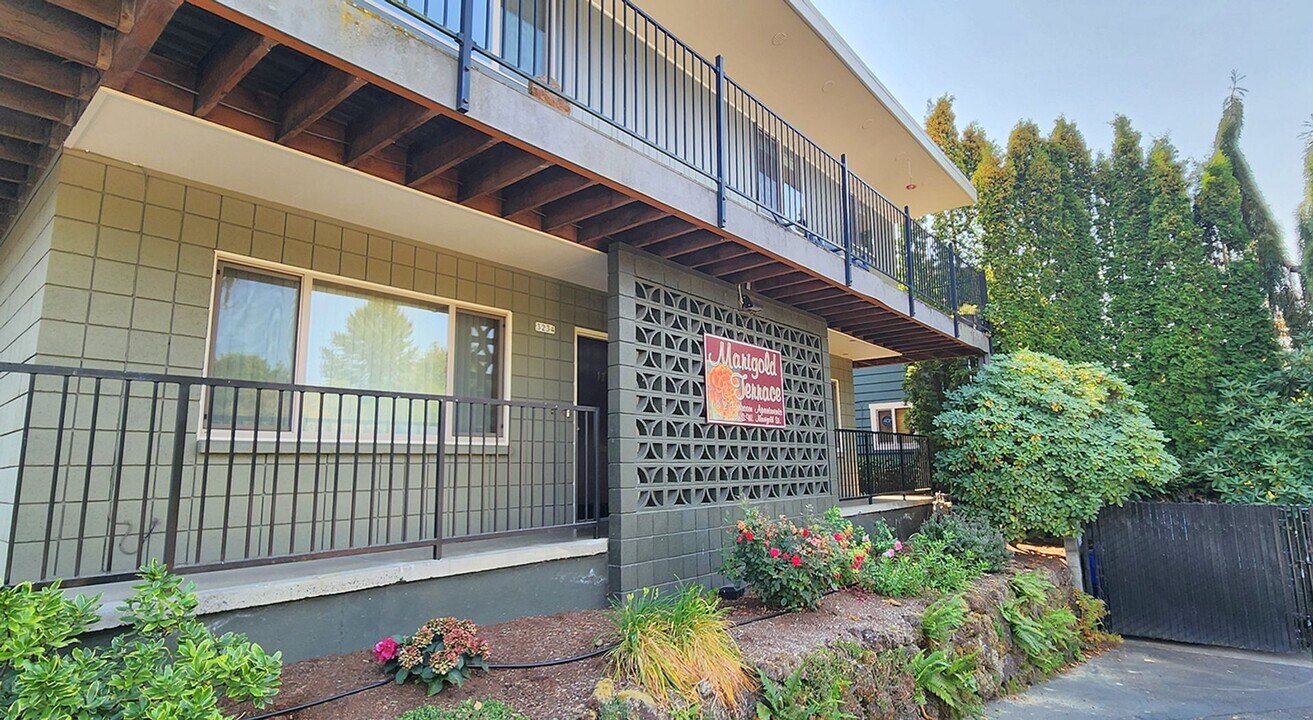 3200-3236 SW Marigold St in Portland, OR - Building Photo
