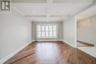 500 Tipperton Crescent in Oakville, ON - Building Photo - Building Photo